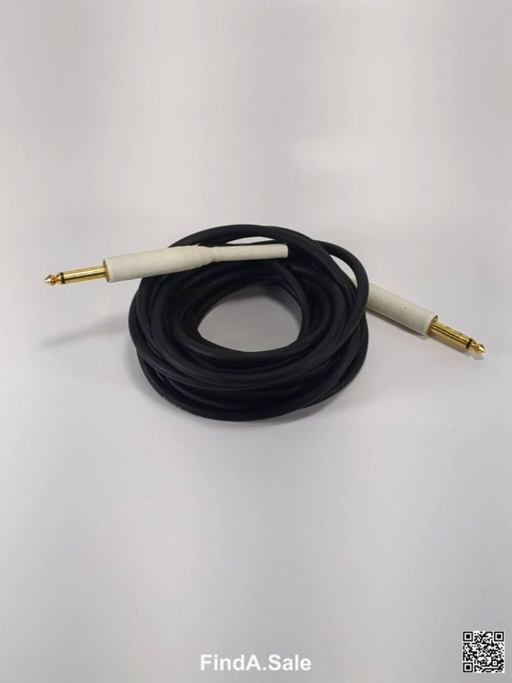 First Act Instrument Cable, 1/4" TS Jack Gold Connectors